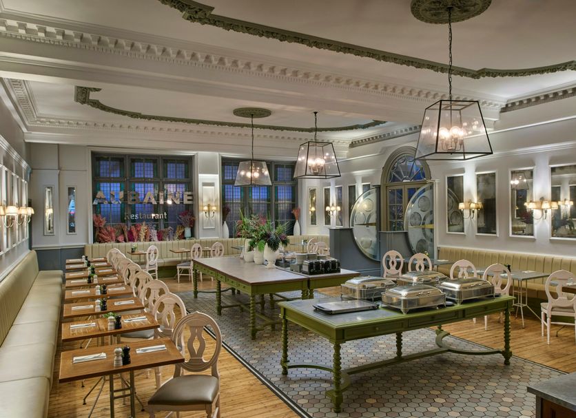 Restaurant Photo