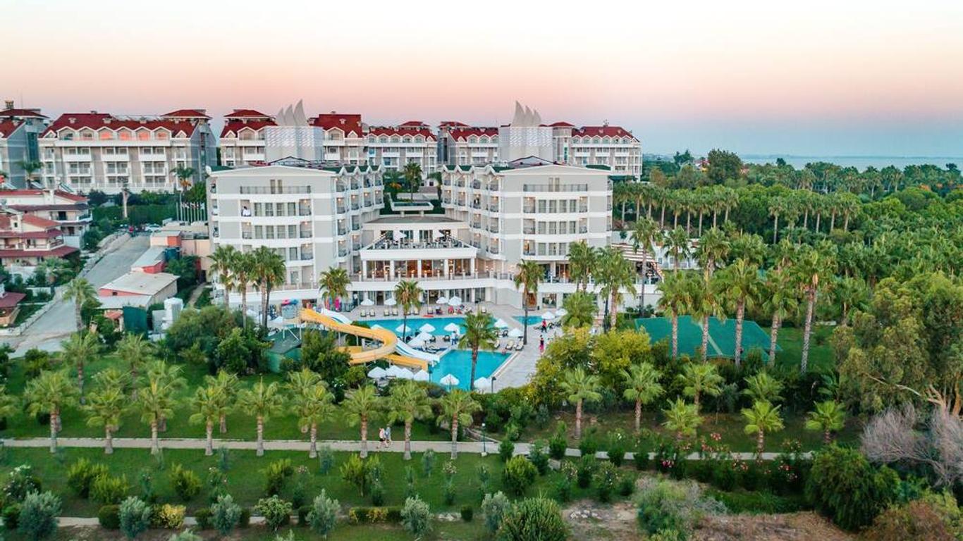 Royal Atlantis Beach
