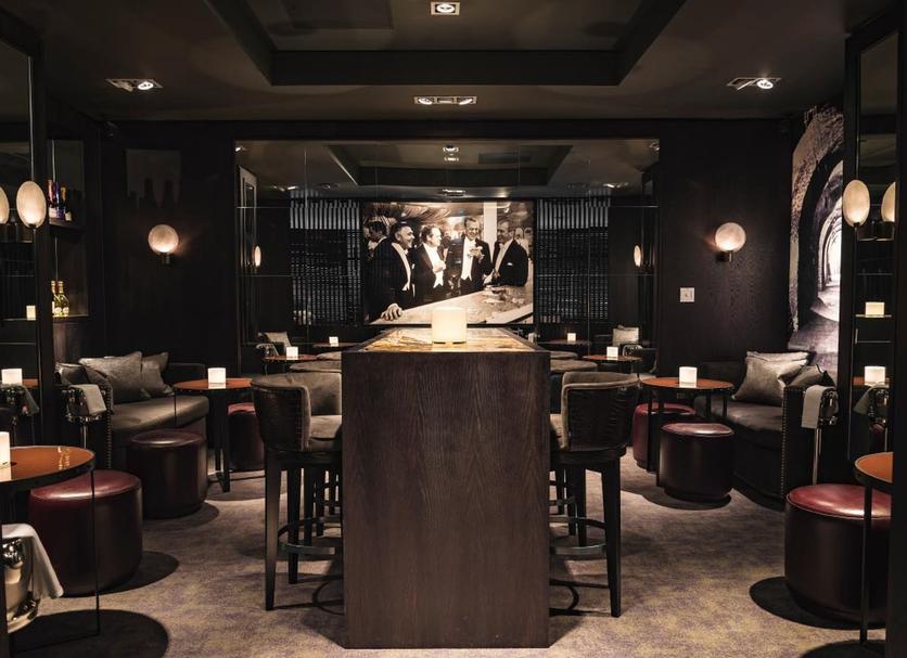 Bar Photo