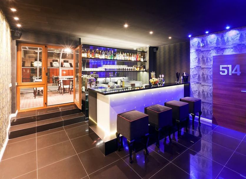 Bar Photo