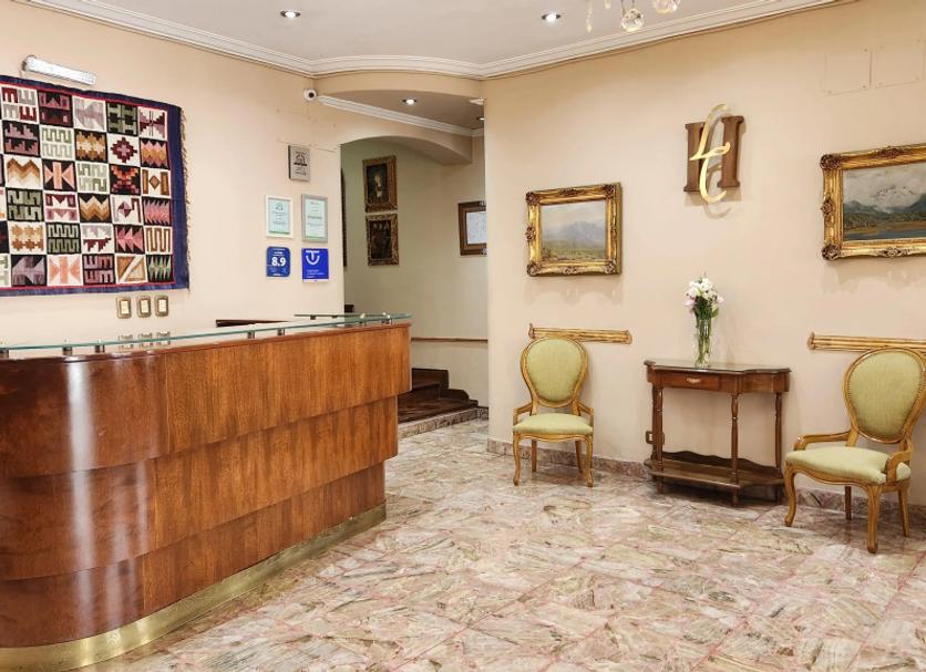 Front desk Photo
