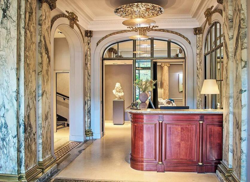 Front desk Photo