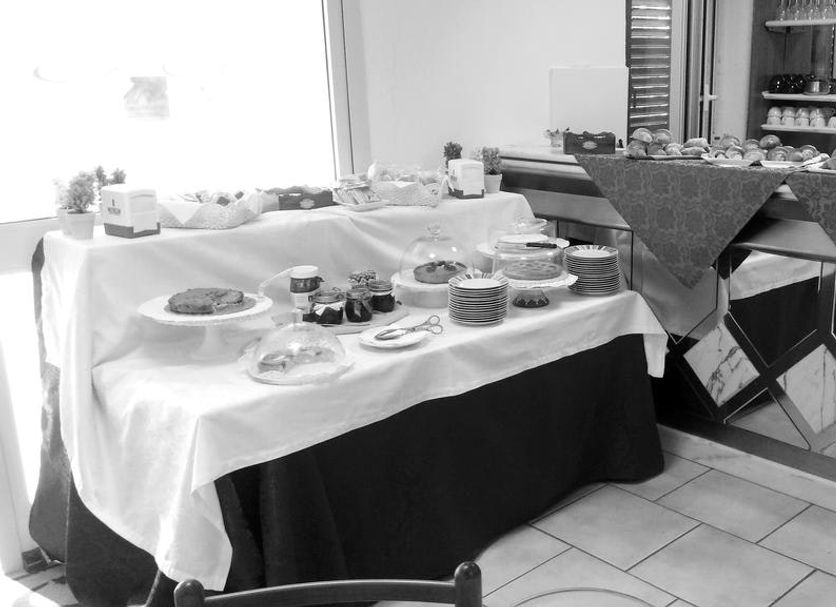 Buffet Photo