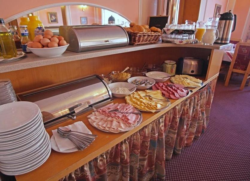 Buffet Photo