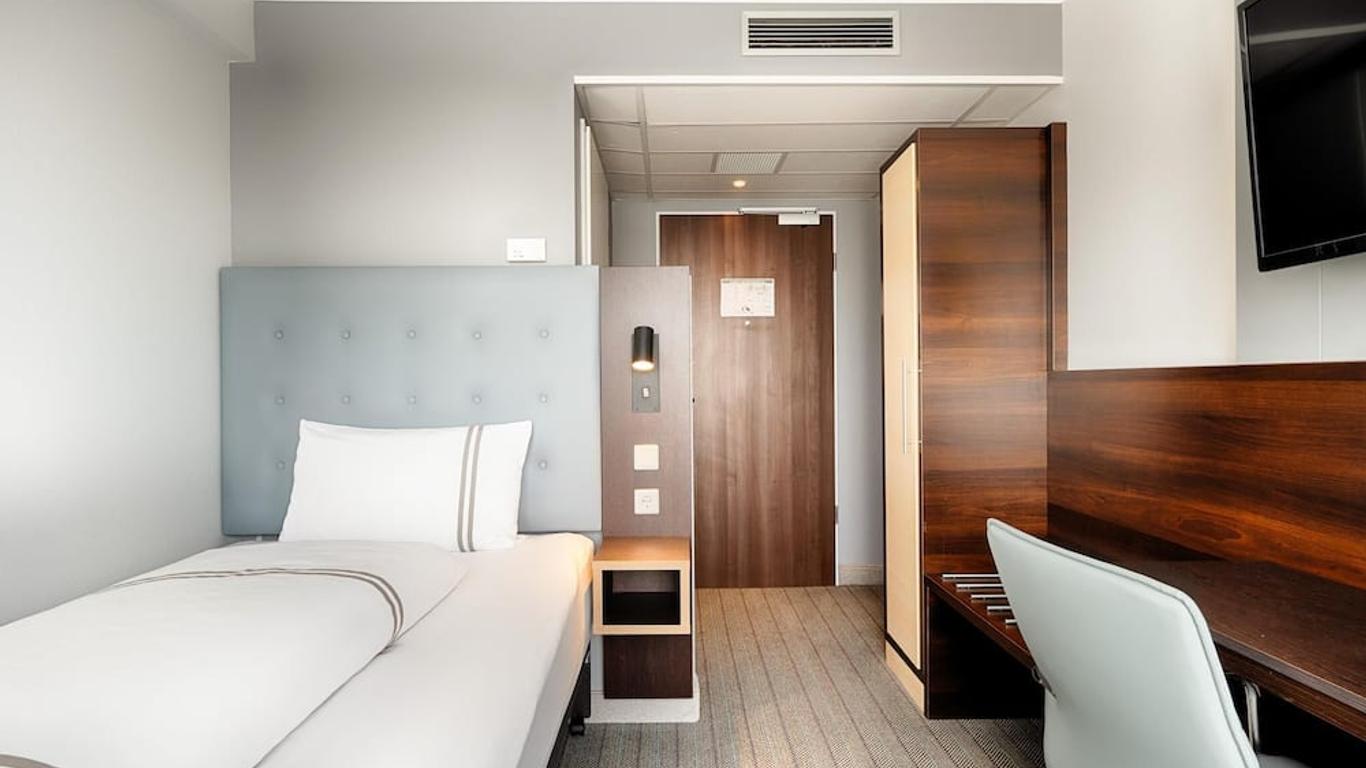 Premier Inn Köln City Centre