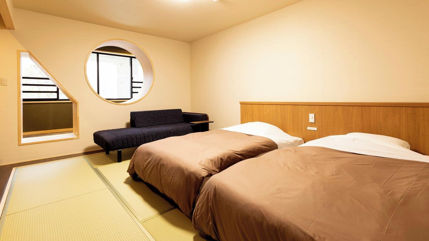 Ooedo Onsen Monogatari Premium Yamanaka Grand Hotel