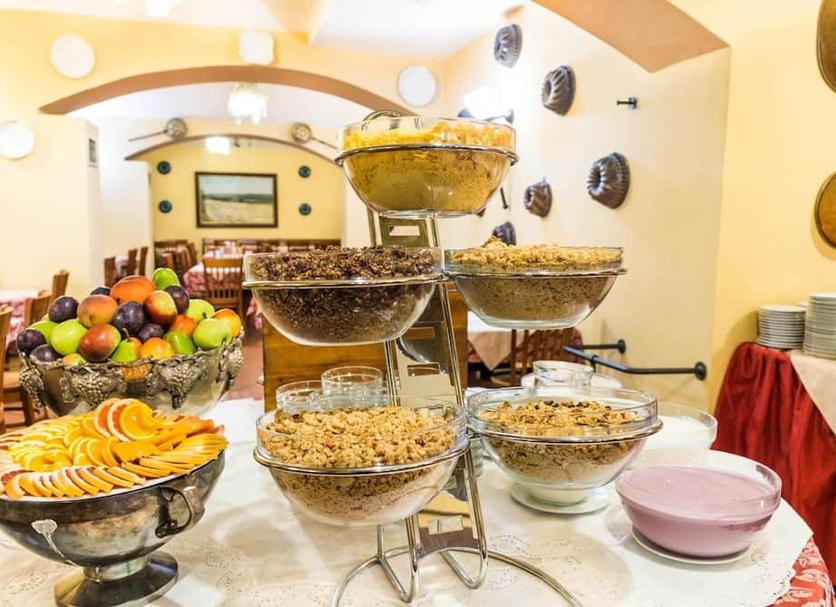 Buffet Photo