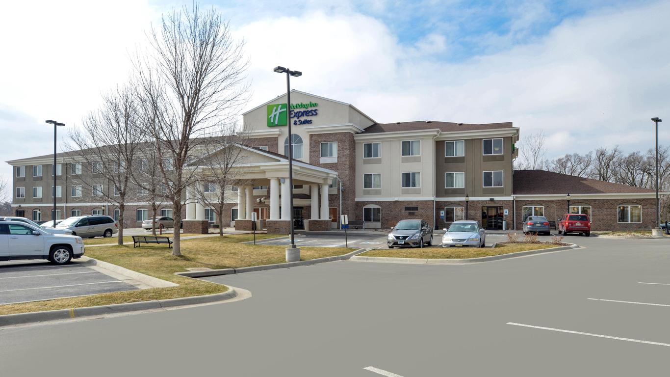 Holiday Inn Express & Suites Omaha West, An IHG Hotel