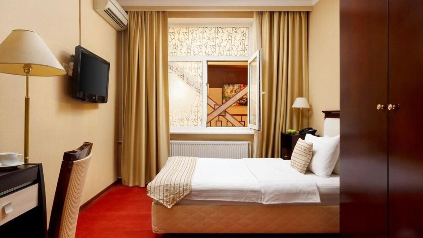 Clementine Hotel