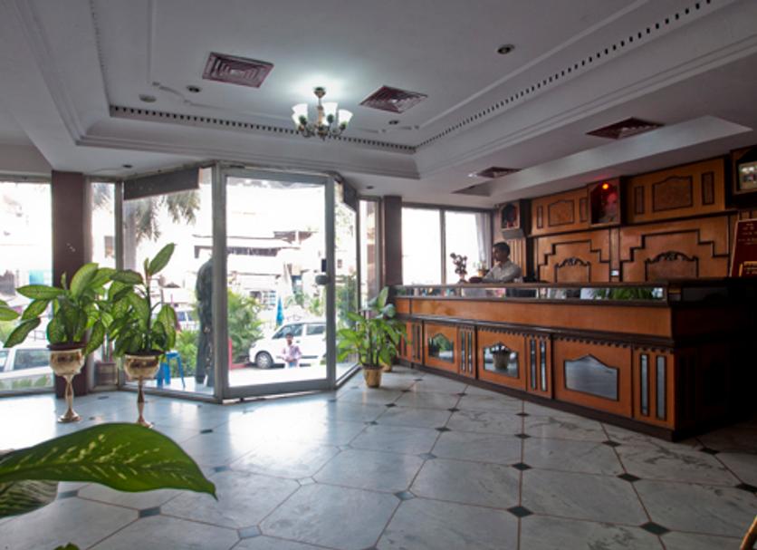 Front desk Photo