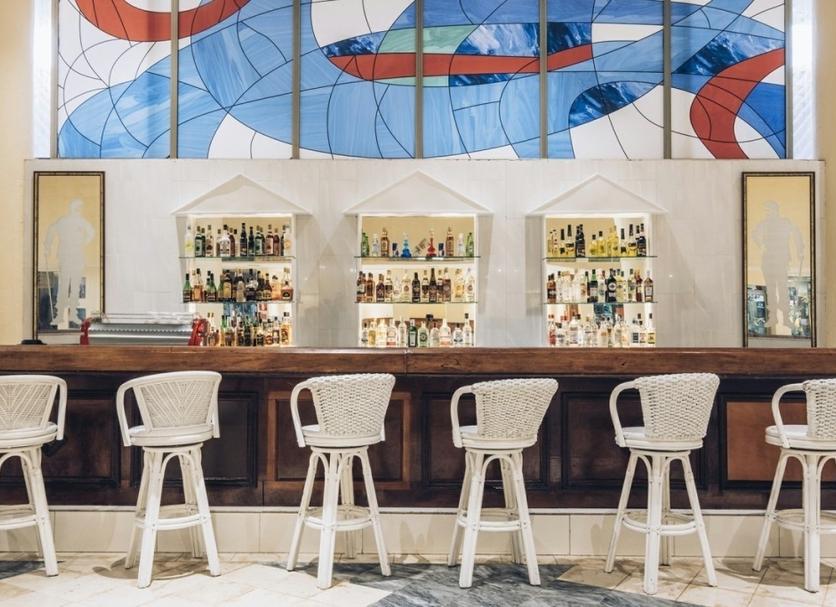 Bar Photo