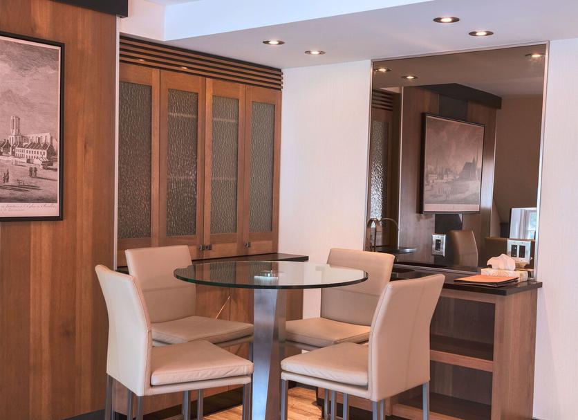 Dining room Photo