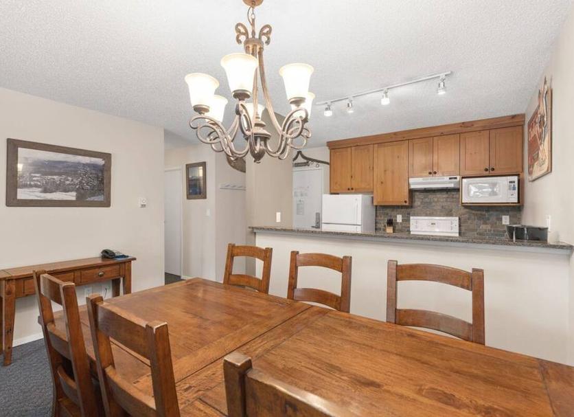 Dining room Photo