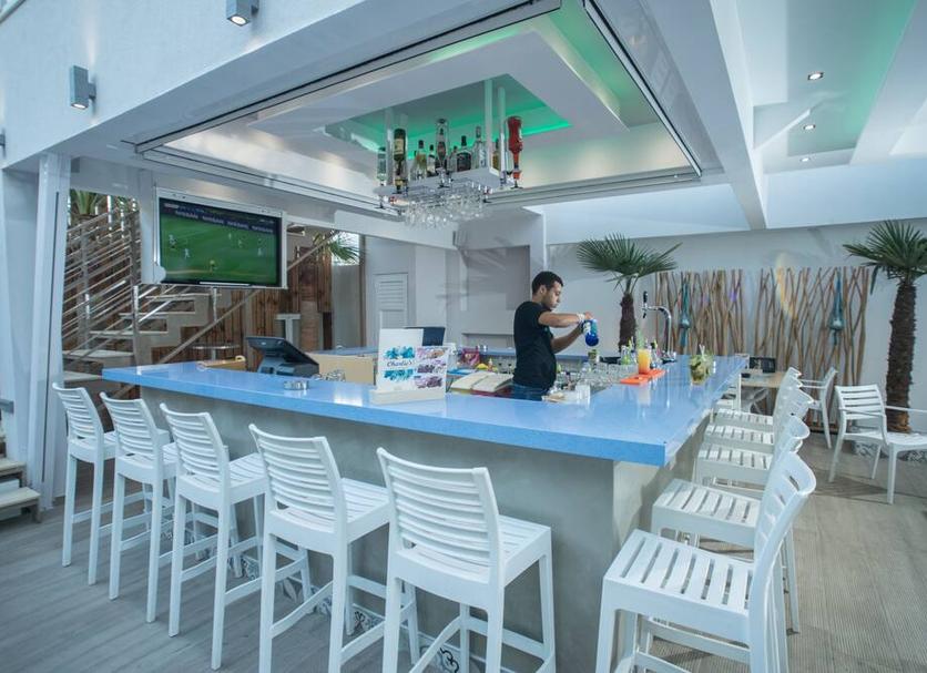 Bar Photo