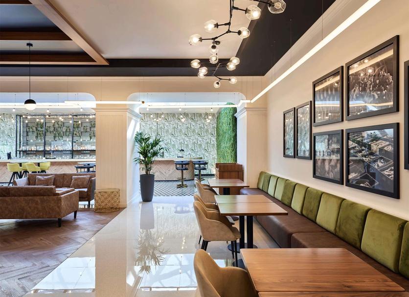 Restaurant Photo