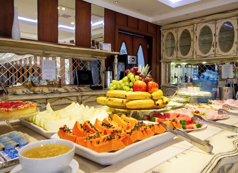 Buffet Photo