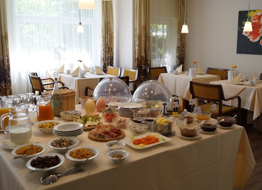 Buffet Photo