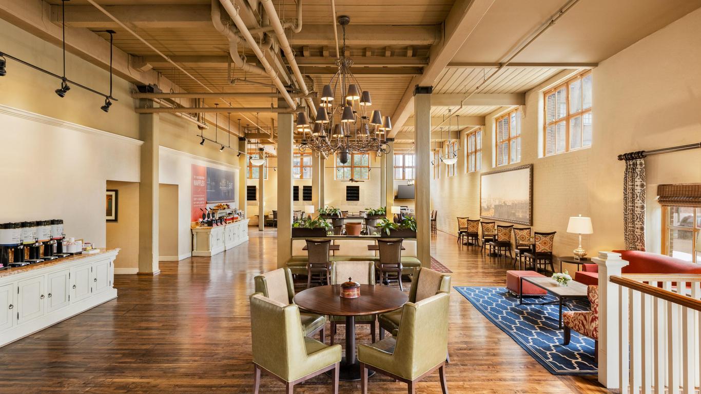 Hampton Inn & Suites New Orleans-Convention Center