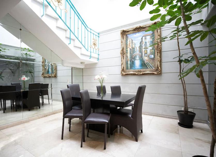 Dining room Photo