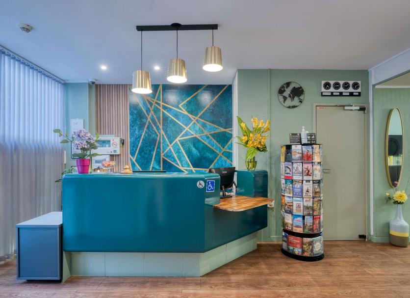 Front desk Photo