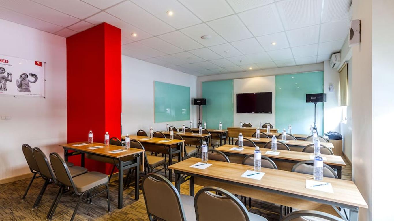 Monoloog Hotel Bekasi
