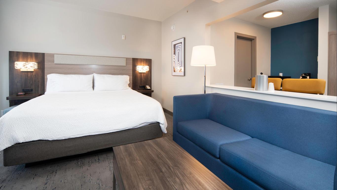 Holiday Inn Express & Suites Indianapolis - East By IHG