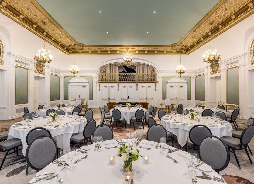 Banquet hall Photo