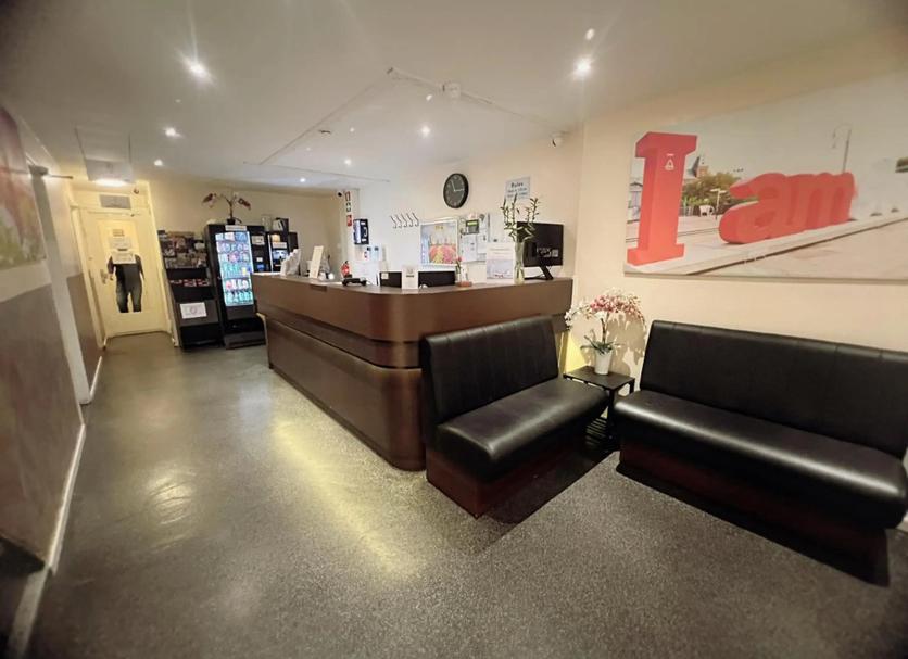 Front desk Photo