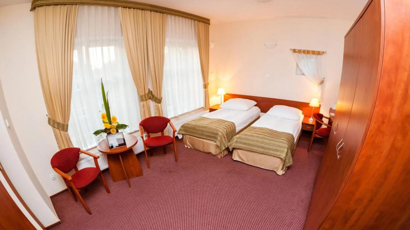 Hotel Logos