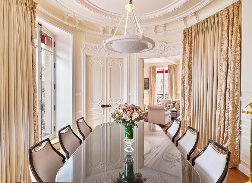 Dining room Photo