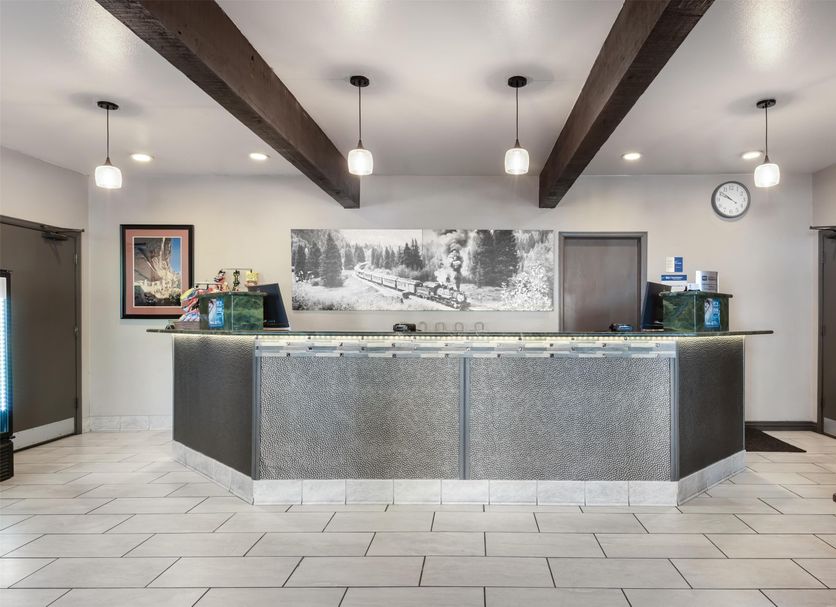 Front desk Photo