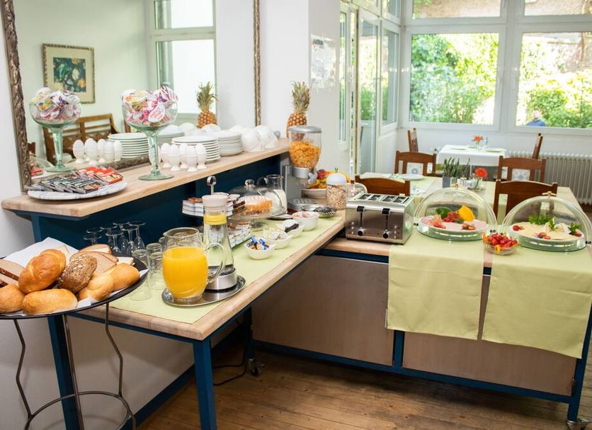 Buffet Photo