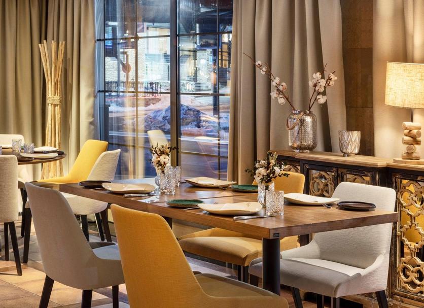 Dining room Photo