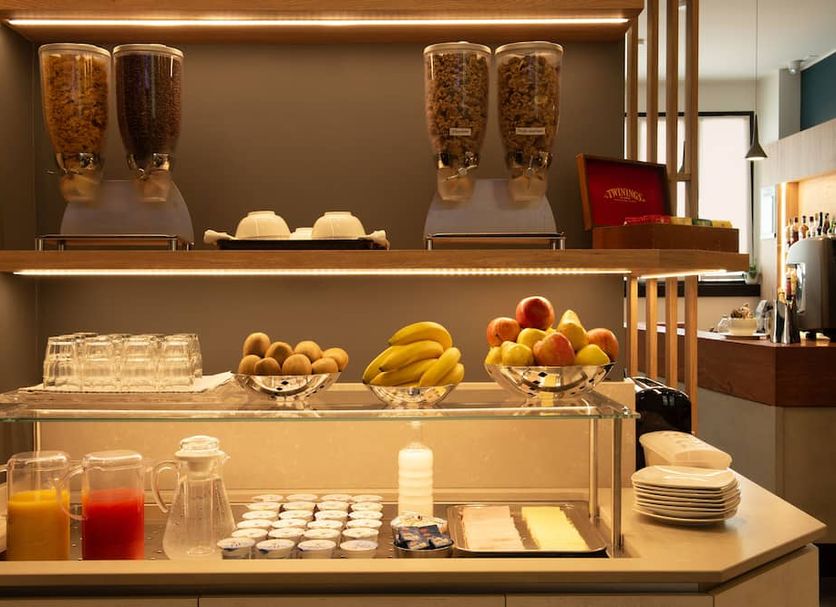 Buffet Photo