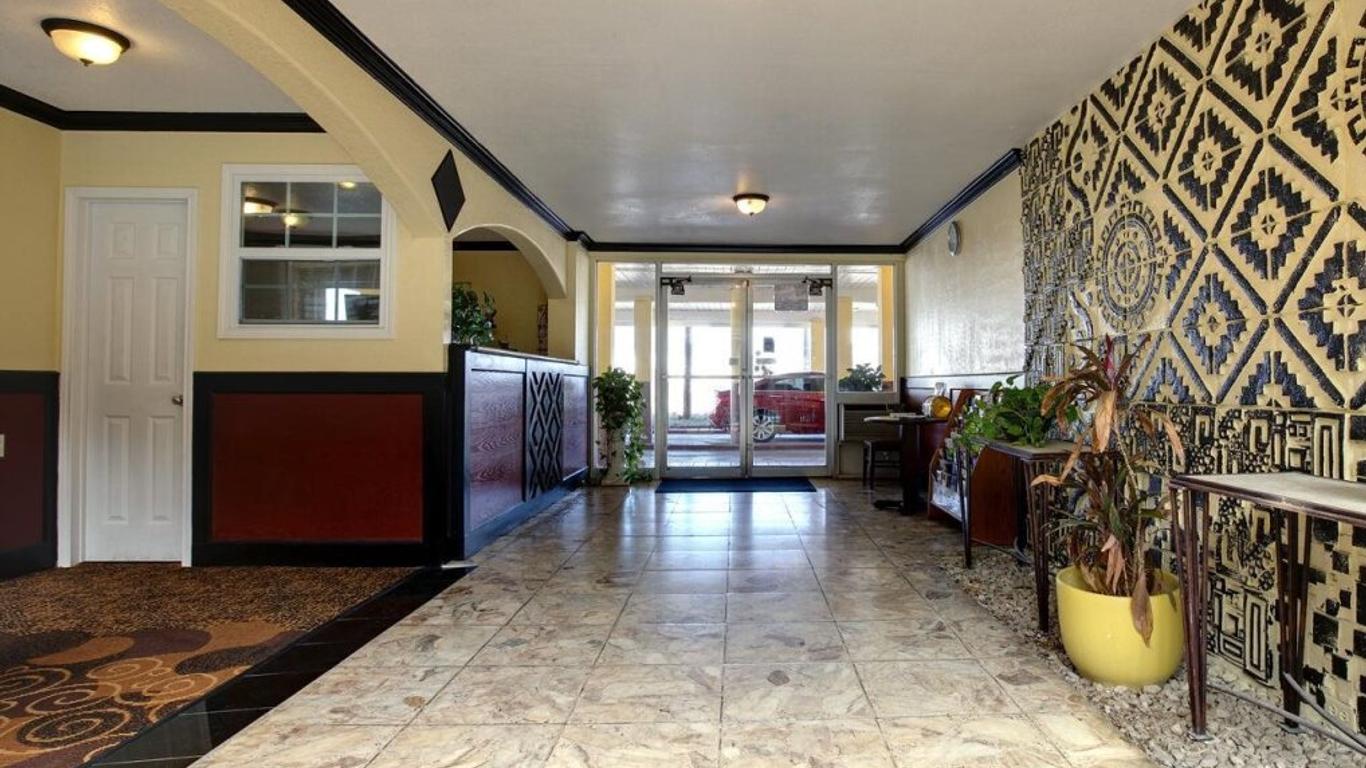 Budget Host Inn
