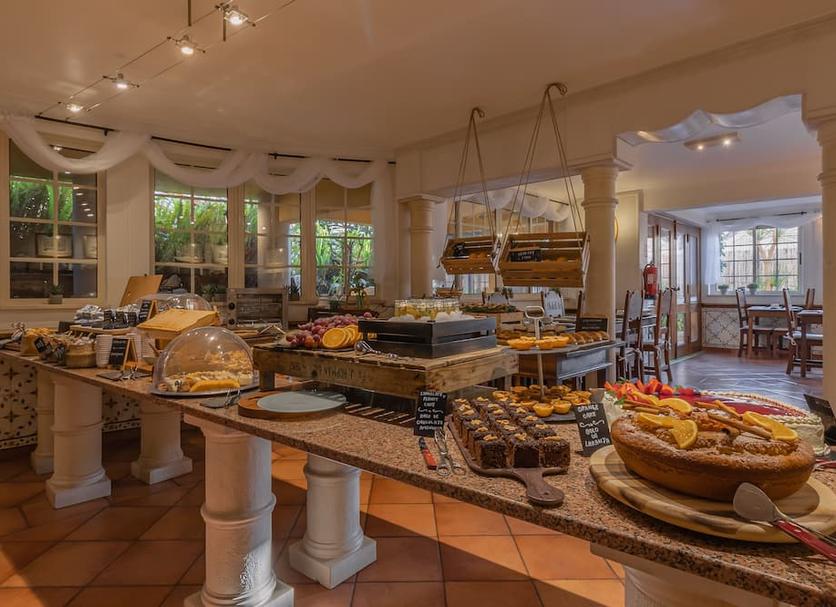 Buffet Photo