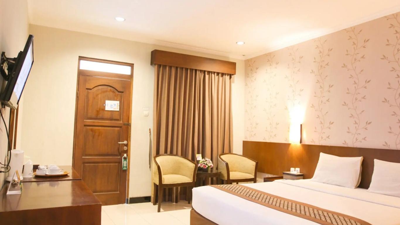 Cakra Kembang Hotel