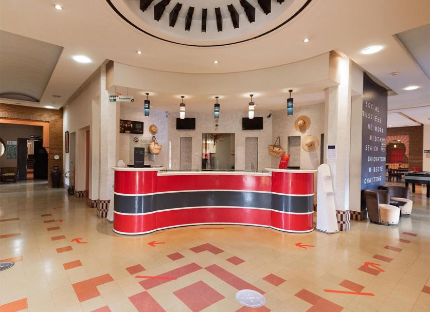 Front desk Photo