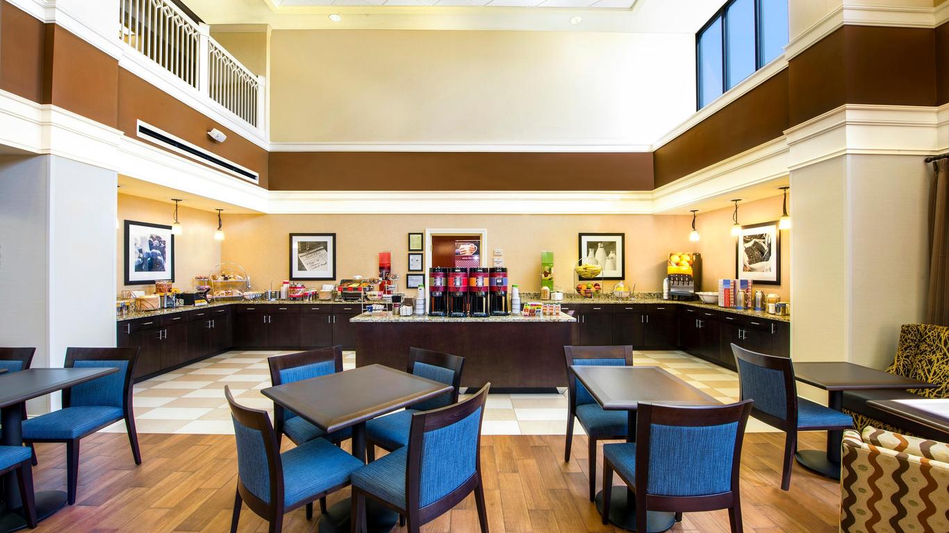 Hampton Inn & Suites Atlanta-Airport North