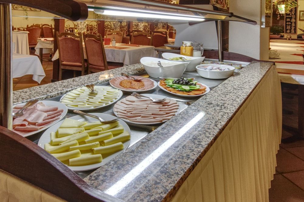 Buffet Photo