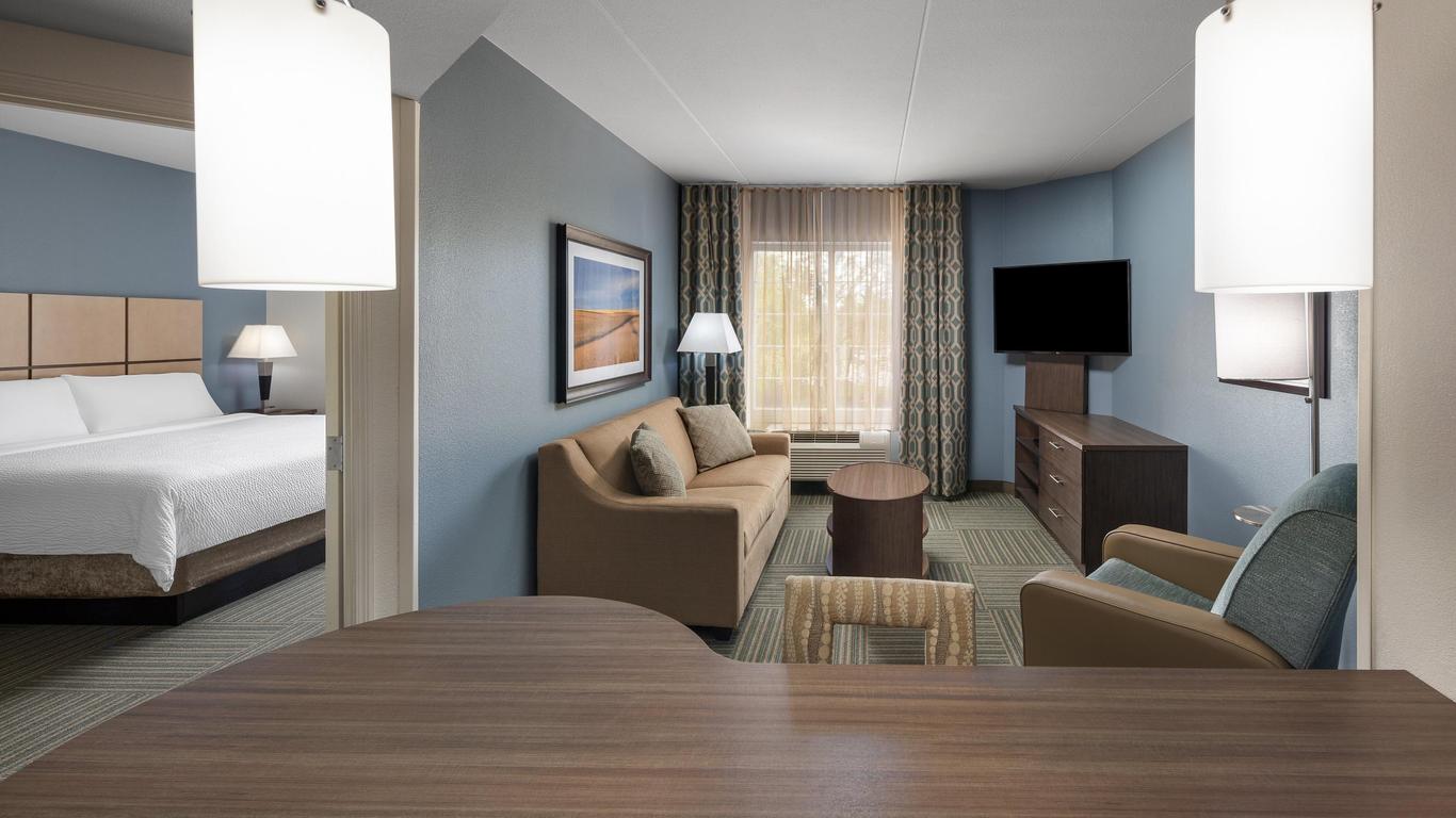 Candlewood Suites Omaha Airport