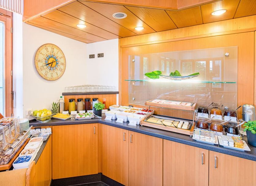 Buffet Photo