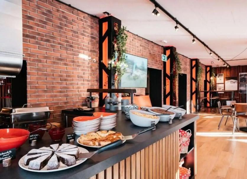 Buffet Photo