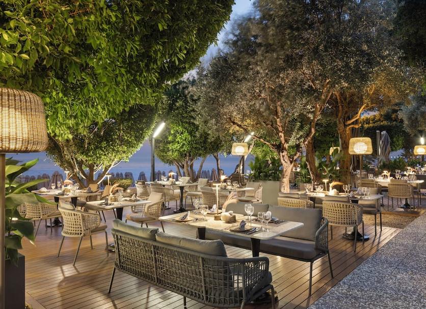 Restaurant Photo