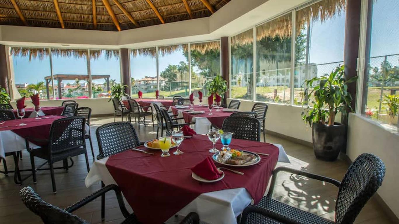 Park Royal Homestay Los Cabos