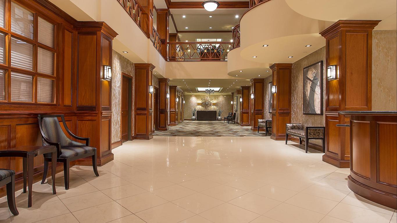 Crowne Plaza Knoxville Downtown University