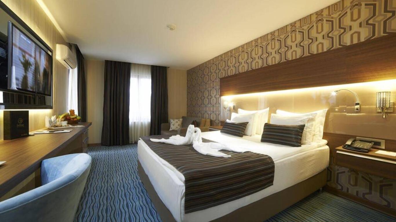 Saffron Hotel
