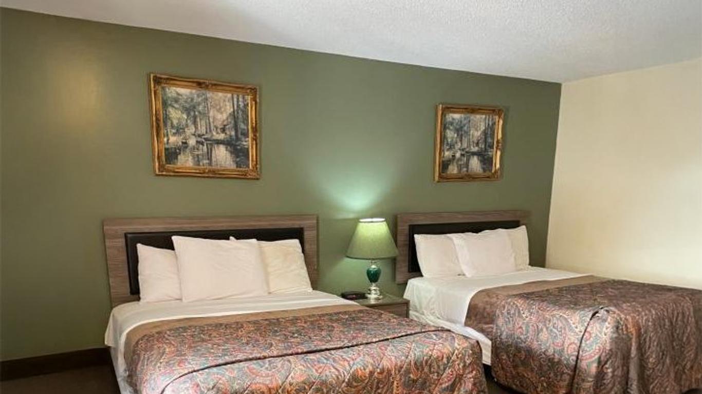 Scottish Inn Near the Falls and Casino