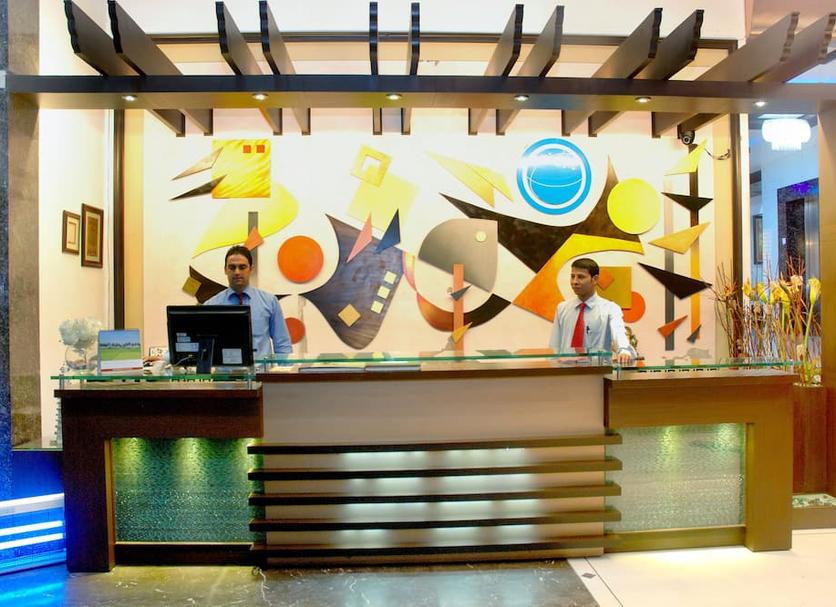 Front desk Photo