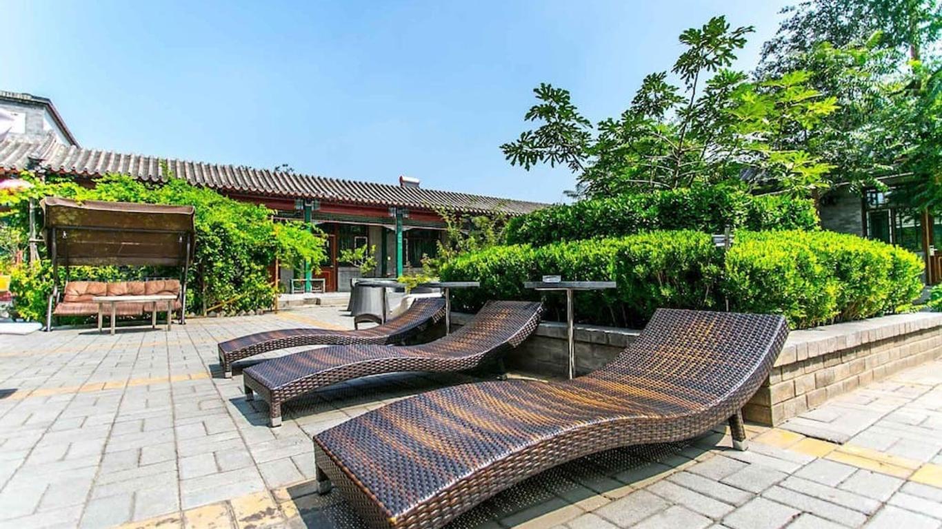 Ming Courtyard